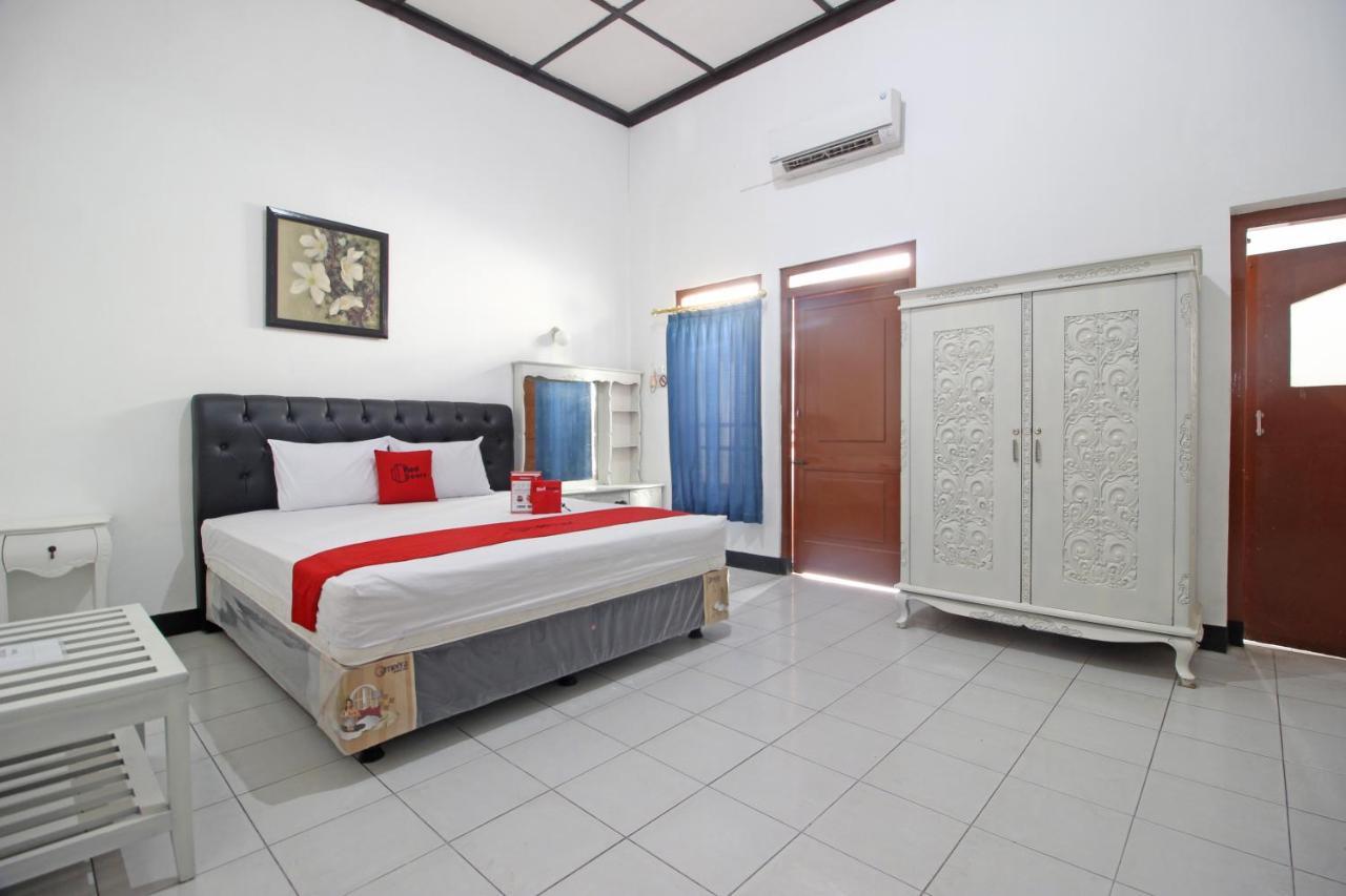 Reddoorz Plus @ Taman Siswa 3 Джокьякарта Экстерьер фото