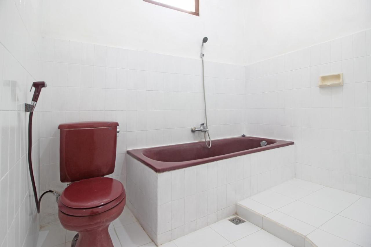 Reddoorz Plus @ Taman Siswa 3 Джокьякарта Экстерьер фото