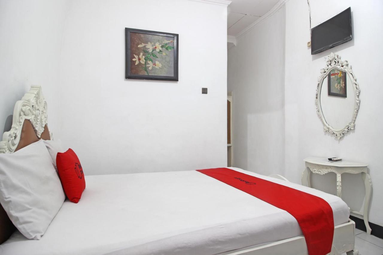 Reddoorz Plus @ Taman Siswa 3 Джокьякарта Экстерьер фото