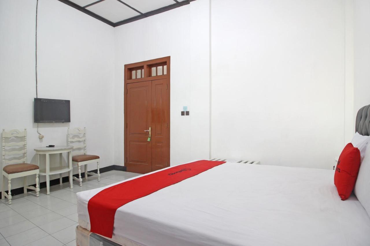 Reddoorz Plus @ Taman Siswa 3 Джокьякарта Экстерьер фото